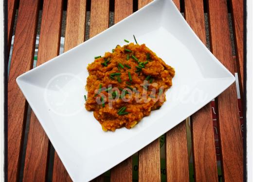 Indický DHAL z  červenej šošovice so špenátom